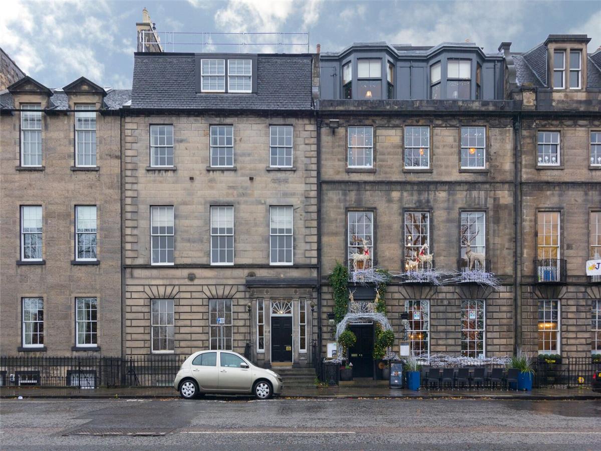 Flat Queen Street in City of Edinburgh