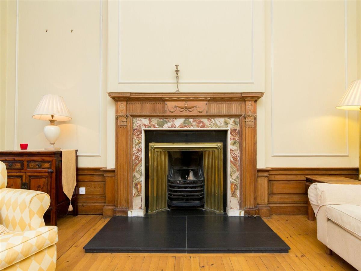 Flat Queen Street in City of Edinburgh