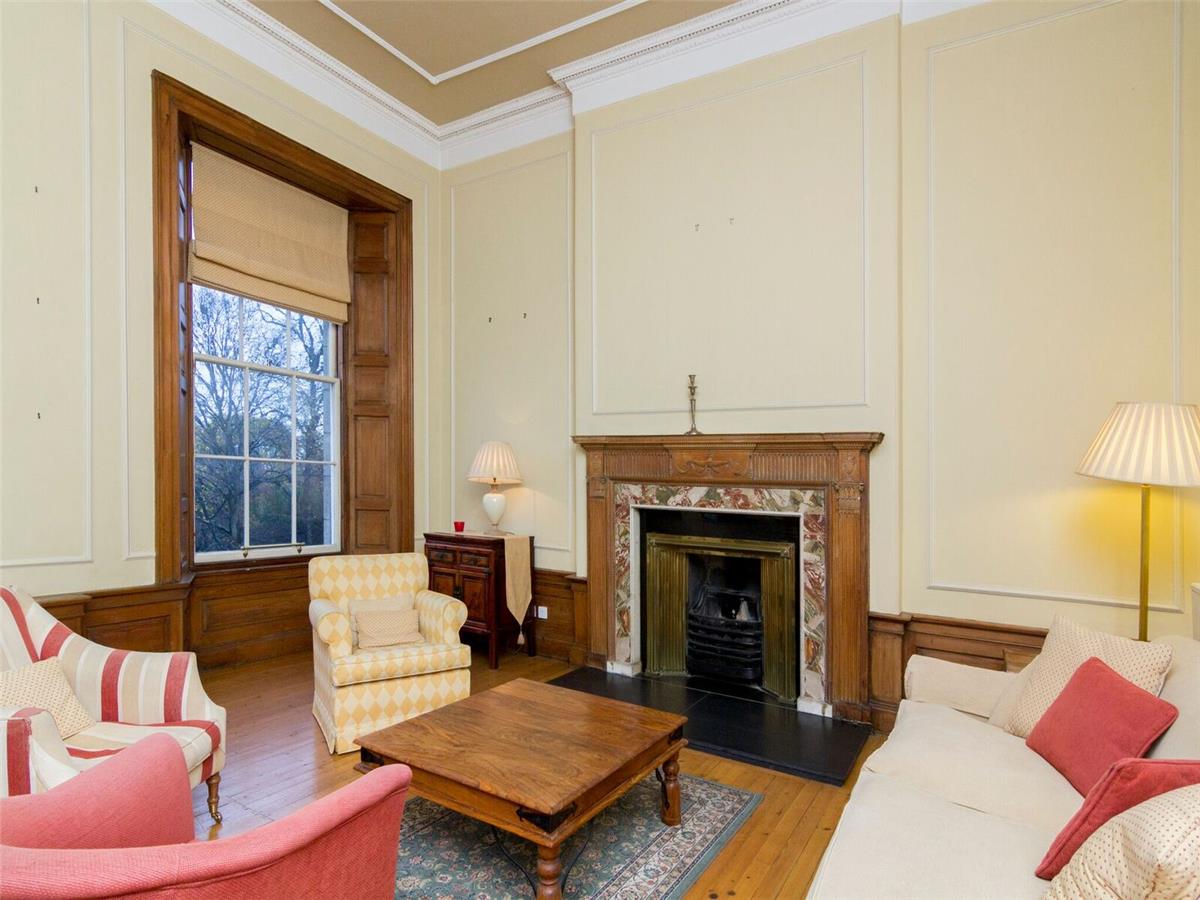 Flat Queen Street in City of Edinburgh