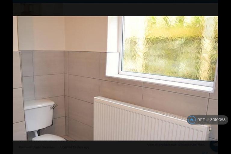 Room Cromwell Street in Swansea