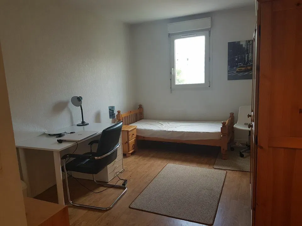 Room Rue aux Herbes in Cergy
