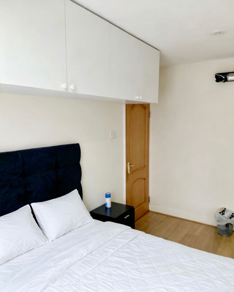 Room Crest Drive in London