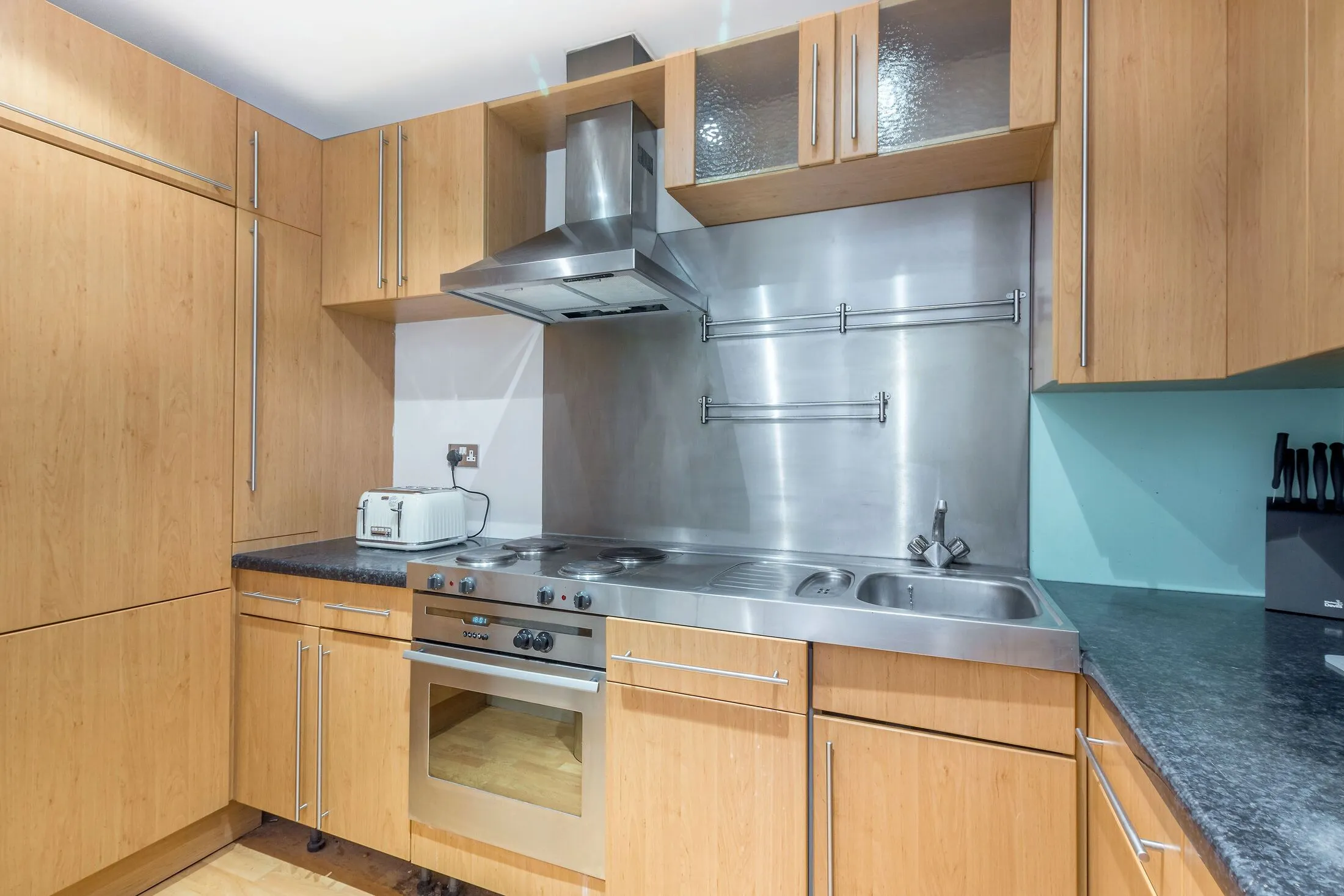 Flat Dingley Road in Greater London