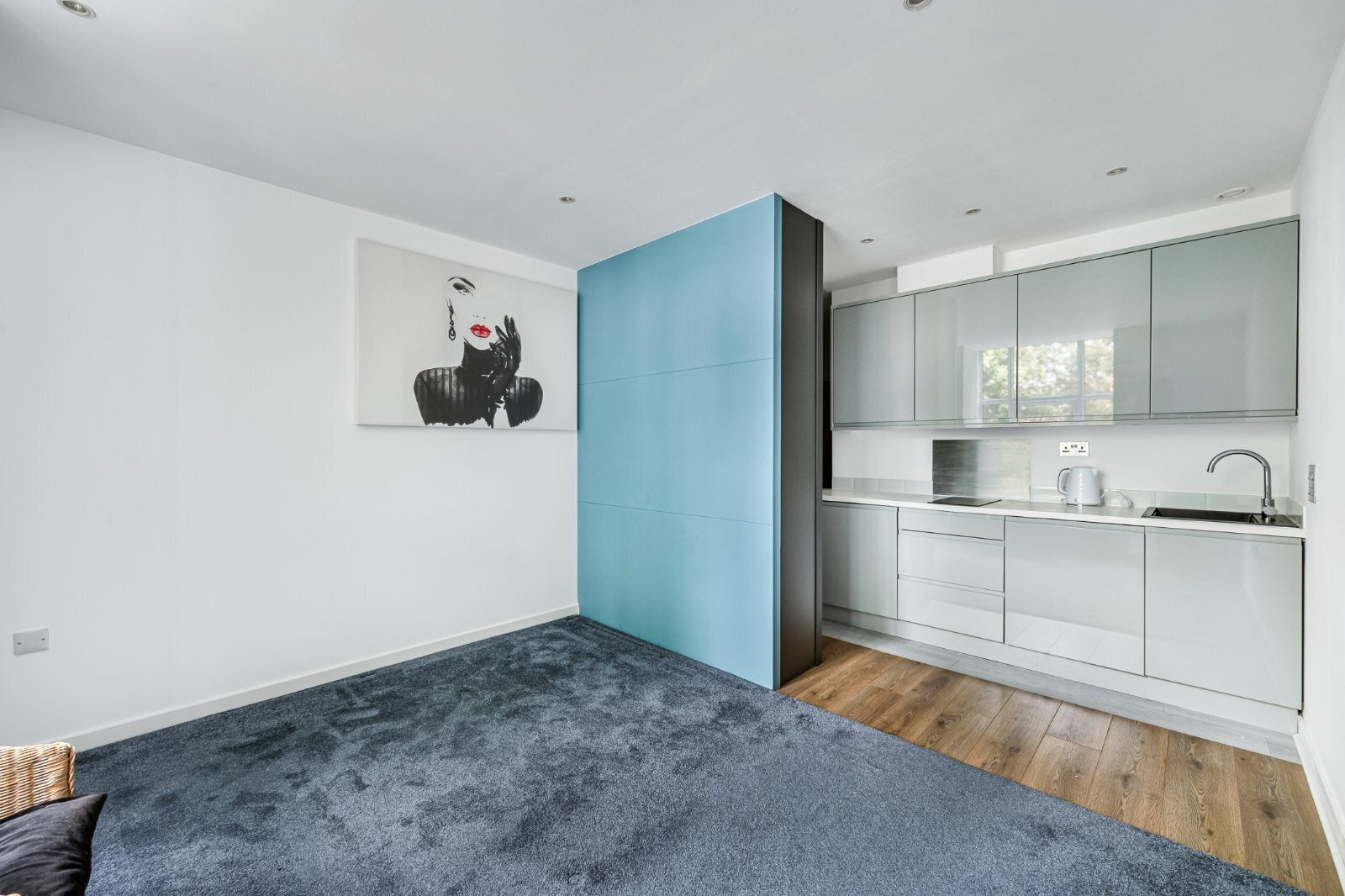 Flat Bromyard Avenue in Greater London