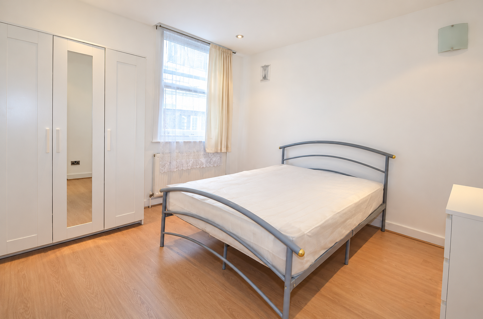 Flat Frampton Street in City of Westminster