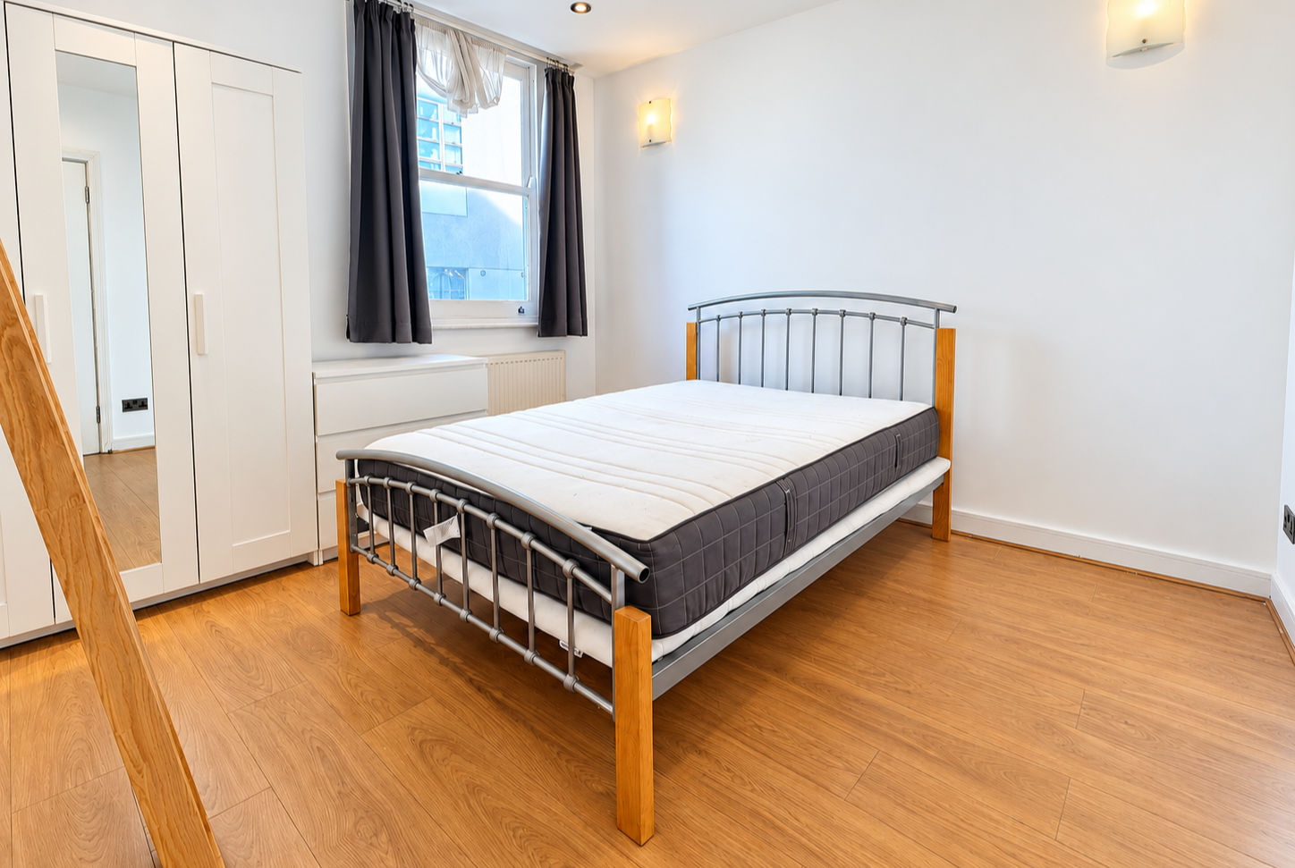 Flat Frampton Street in City of Westminster