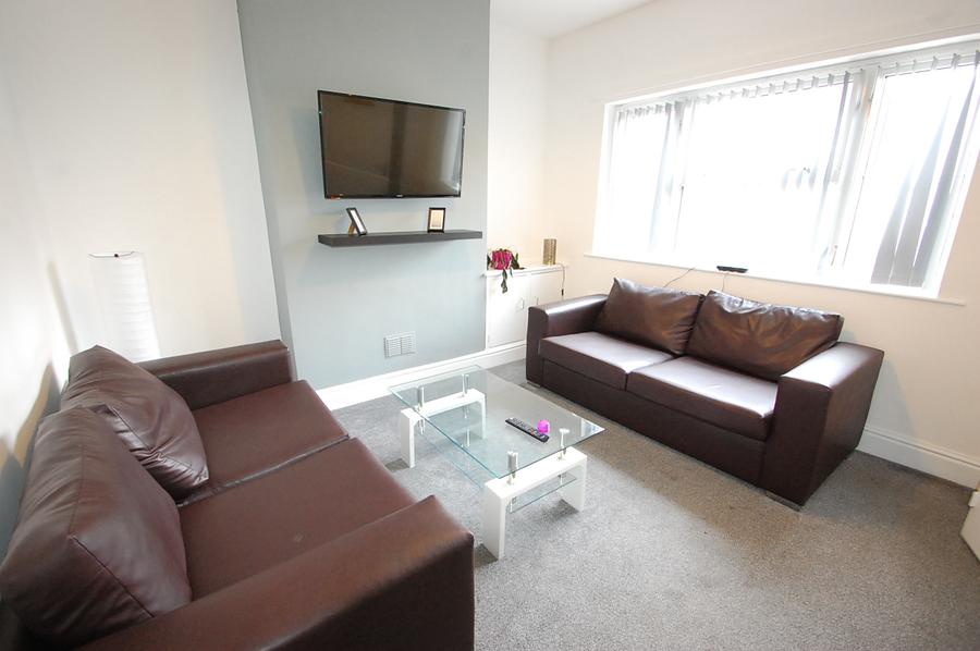 Room Carver Road in East Staffordshire