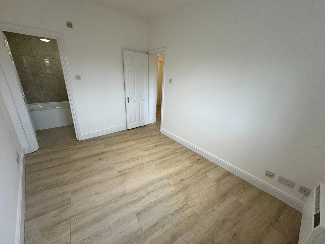Flat Chevy Road in Greater London