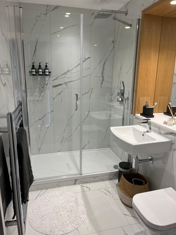Room Summerstown in Greater London
