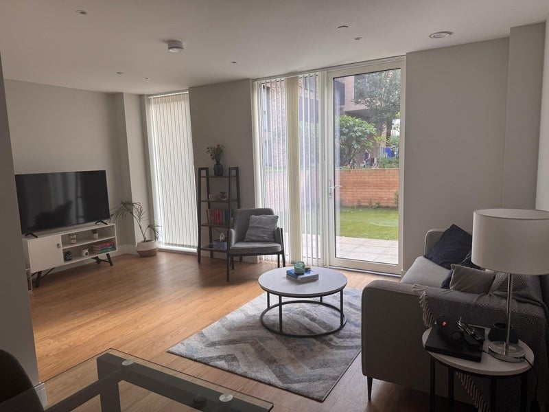 Room Summerstown in Greater London