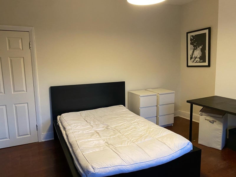 Room Apsley Road in Greater London