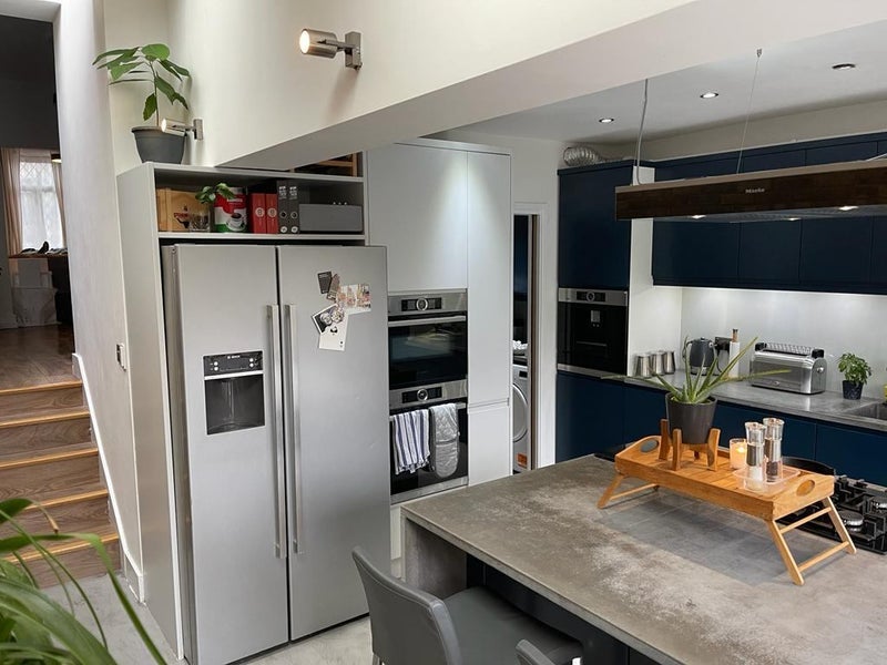 Room Apsley Road in Greater London