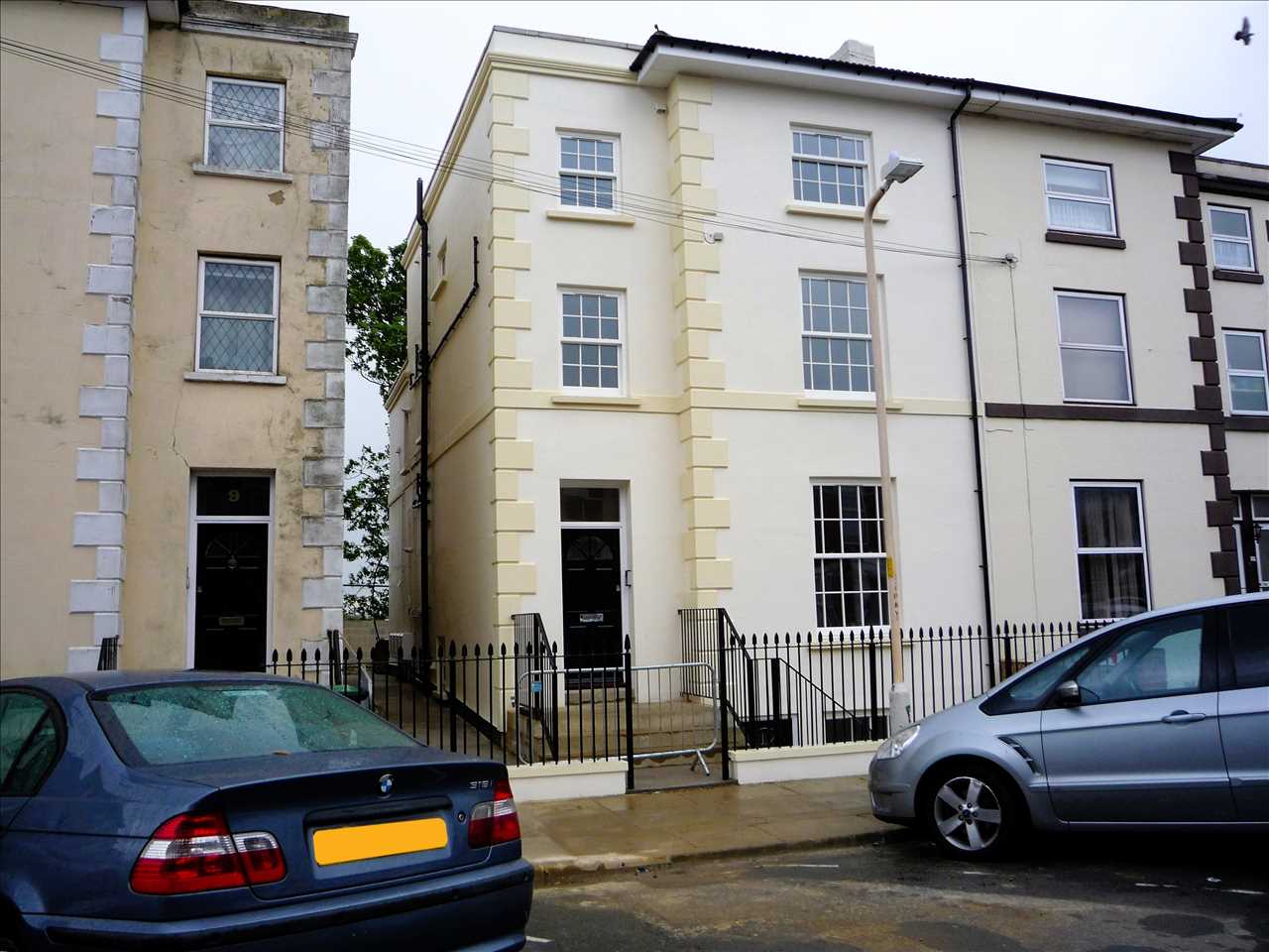 Flat Royal Pier Road in Gravesham