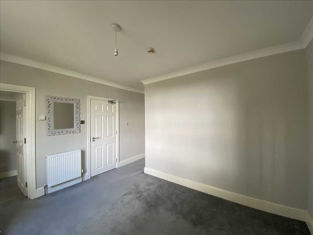 Flat Royal Pier Road in Gravesham