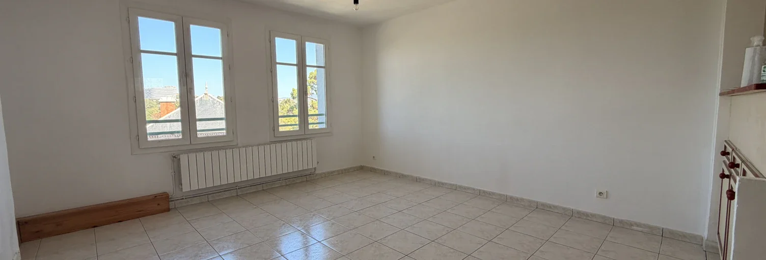 Flat Avenue Clot Bey in Marseille