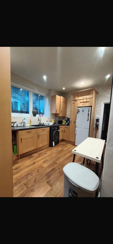 Room Queenstown Road in Greater London