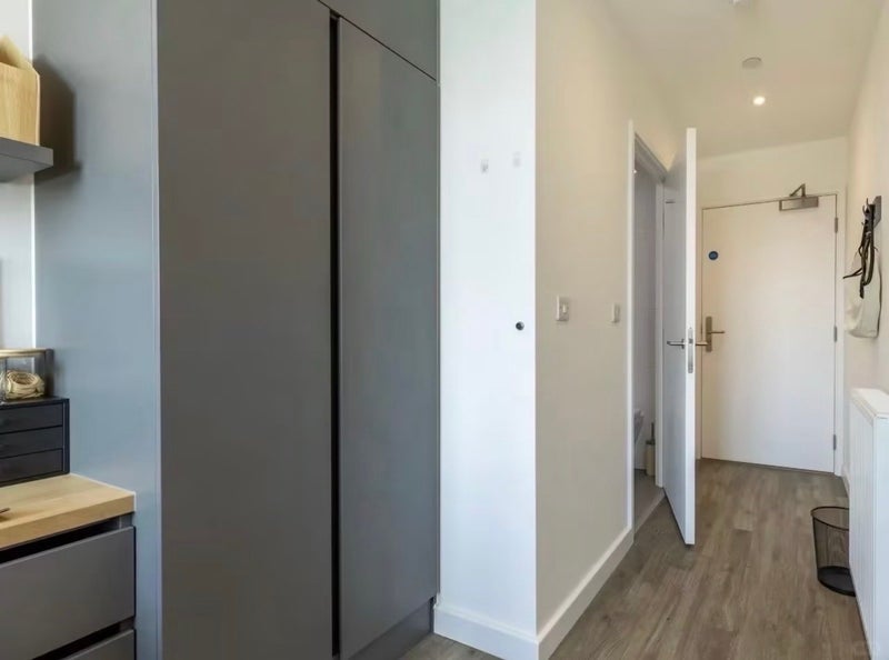 Room Achillies Close in Greater London