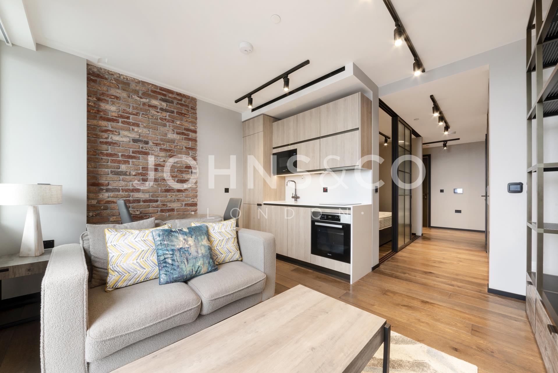 Flat Plough Yard in Greater London