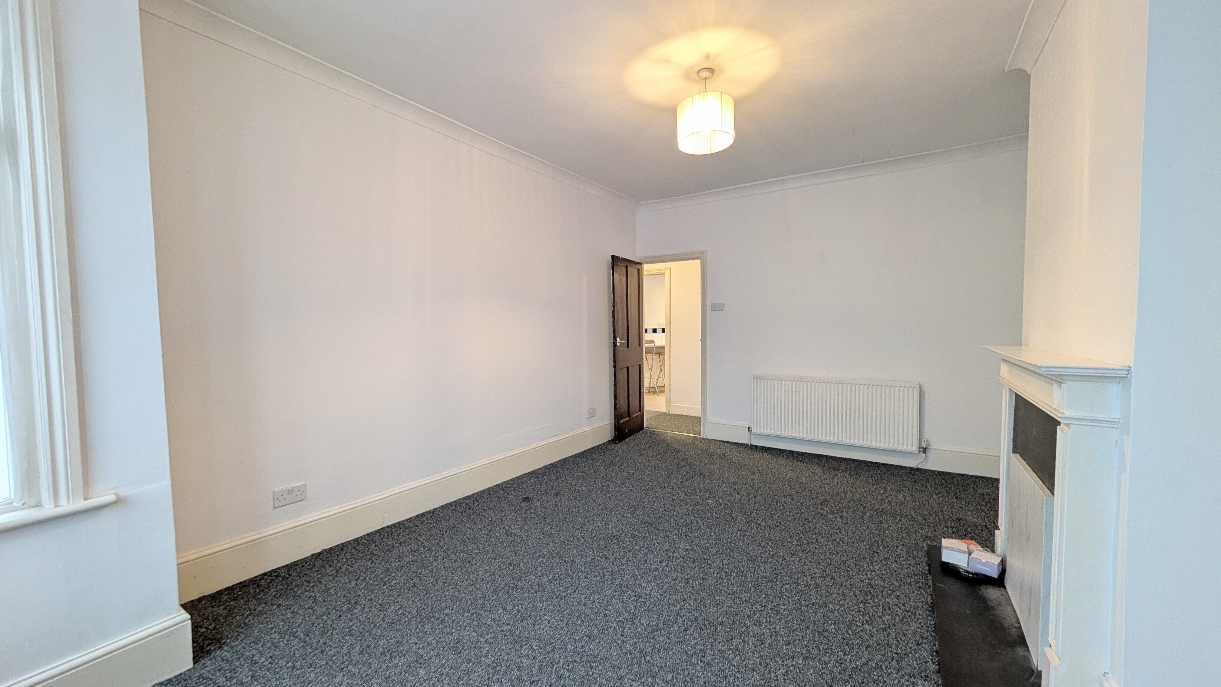Flat Vaughan Road in Greater London