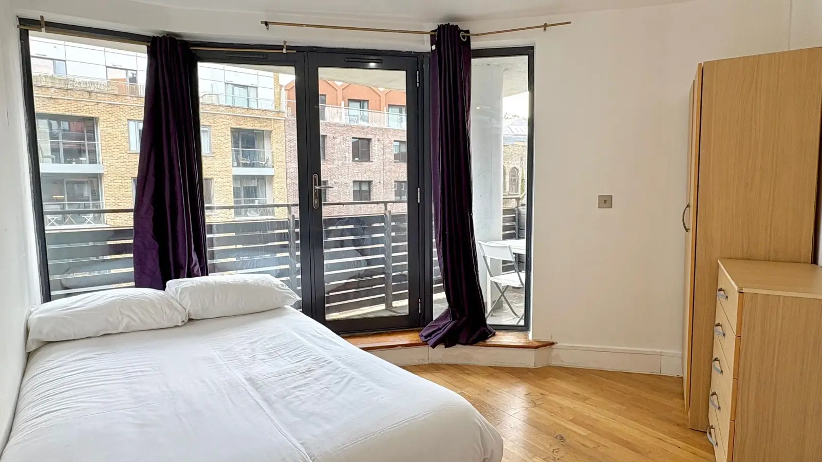 Flat Tivoli Way in Greater London