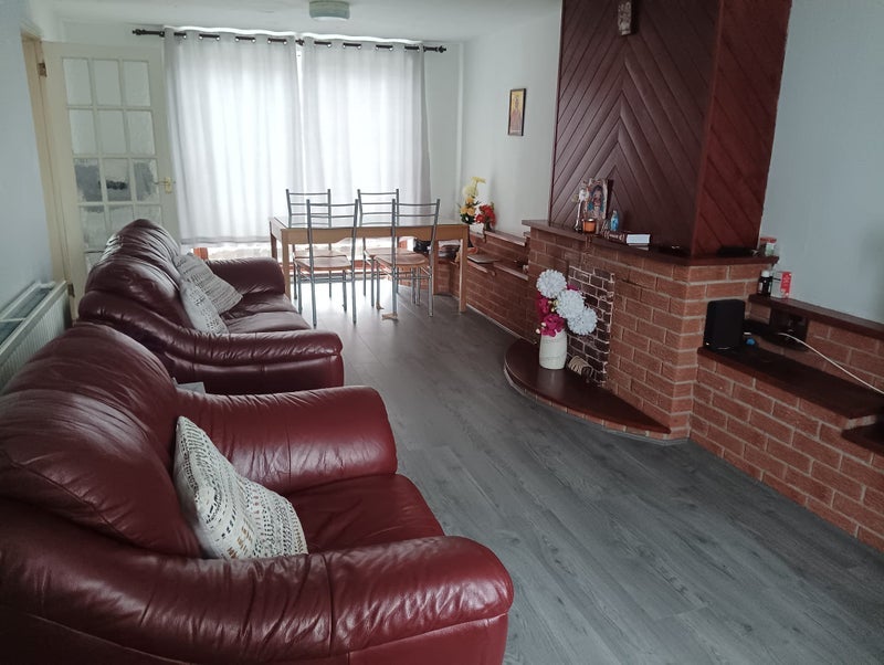 Room Farnborough Road in Nottingham