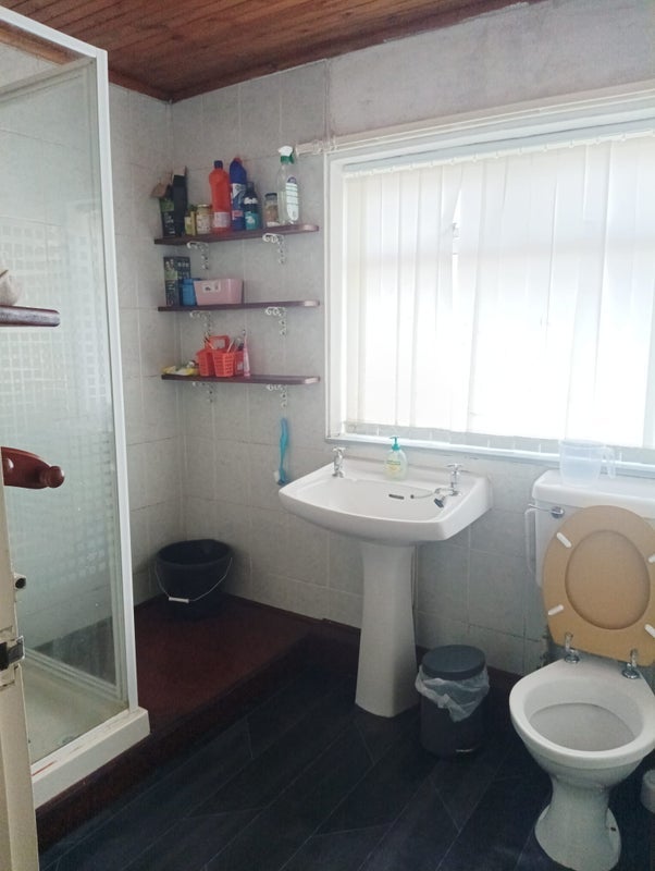 Room Farnborough Road in Nottingham