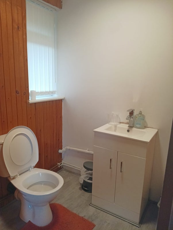 Room Farnborough Road in Nottingham