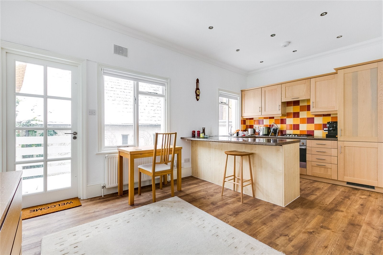 Flat Almeida Street in Greater London