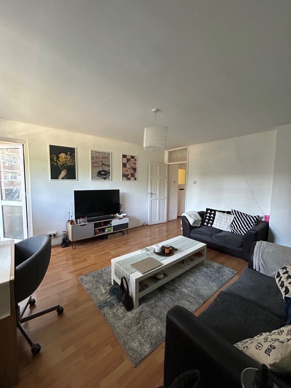 Room Lindley Street in Greater London