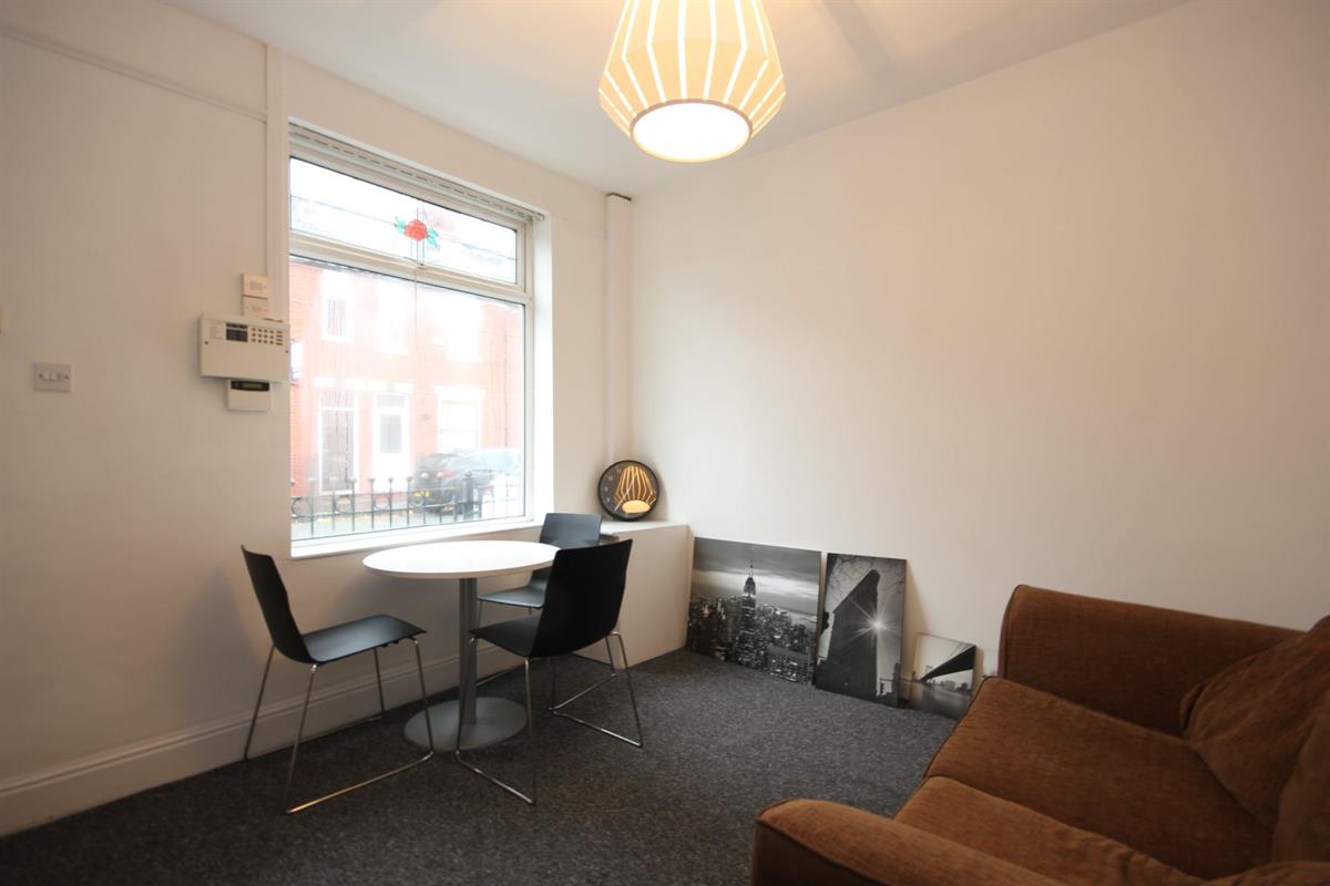 Room Ukraine Road in Salford