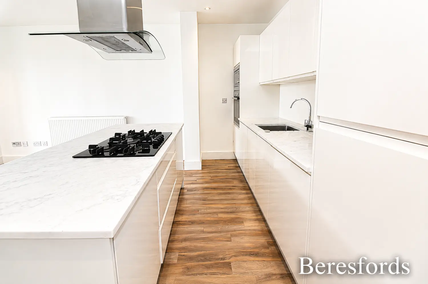 Flat Mavis Grove in Greater London