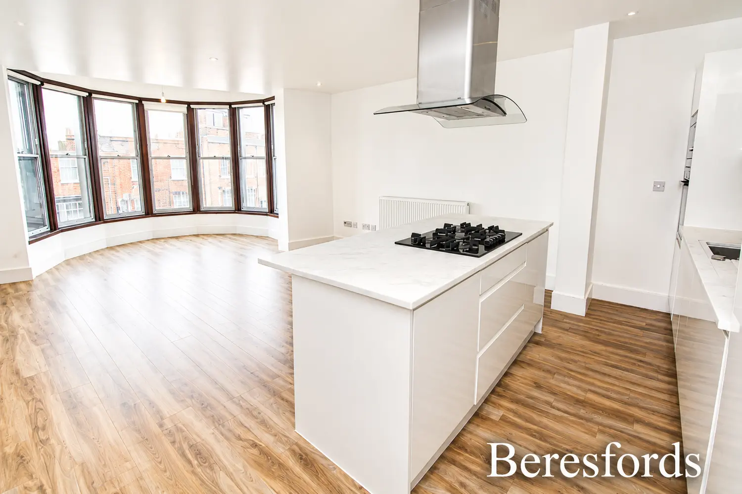 Flat Mavis Grove in Greater London