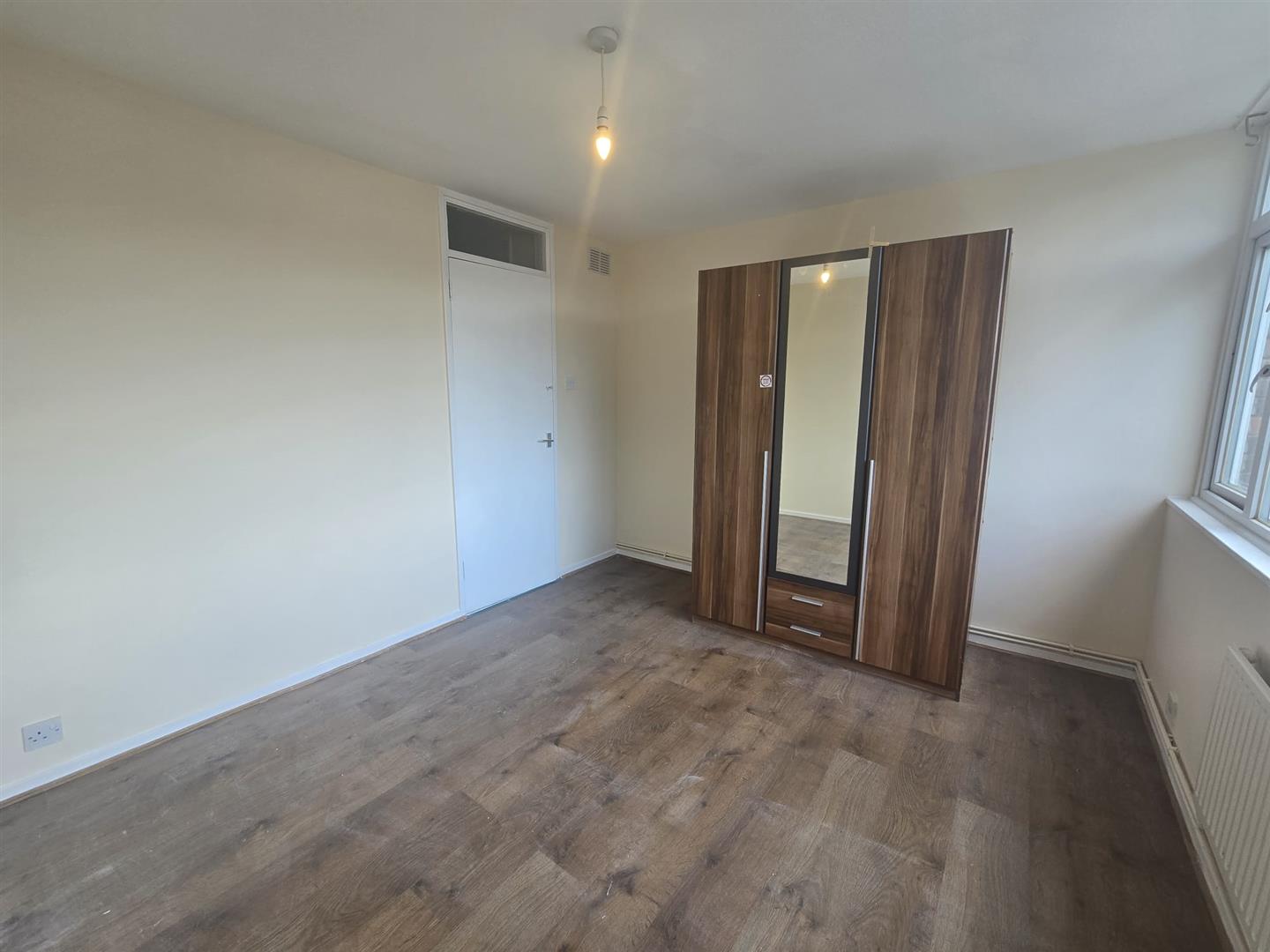House Owen Close in Greater London