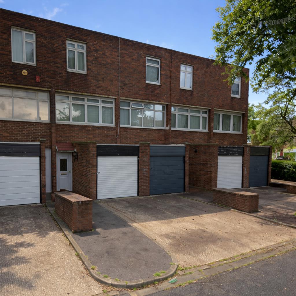 House Owen Close in Greater London