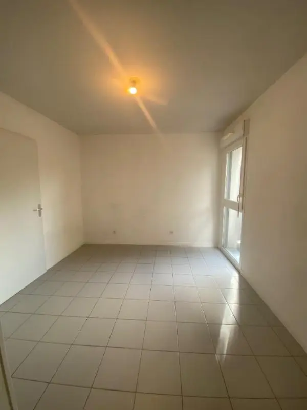 Flat Rue Albert Lailhacar in Bègles