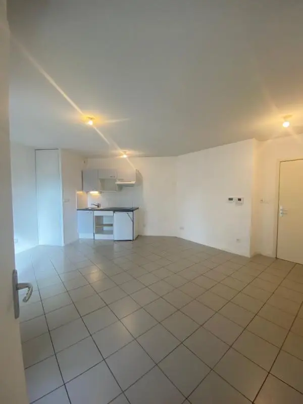 Flat Rue Albert Lailhacar in Bègles