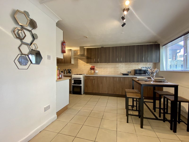 Room Campion Close in Coventry