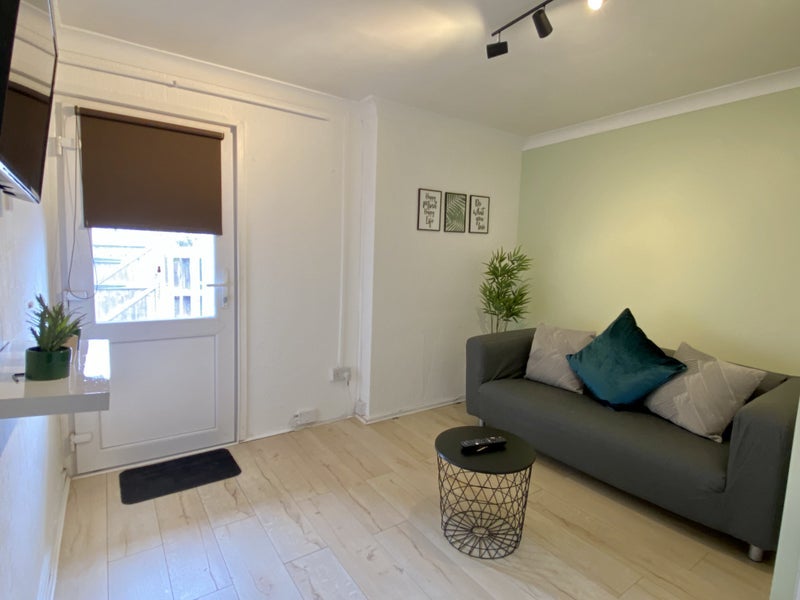 Room Campion Close in Coventry