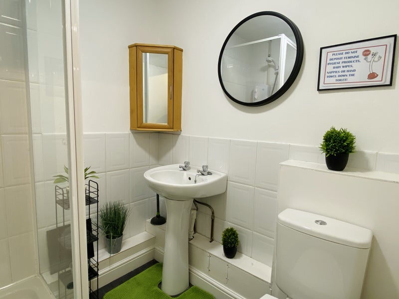 Room Campion Close in Coventry