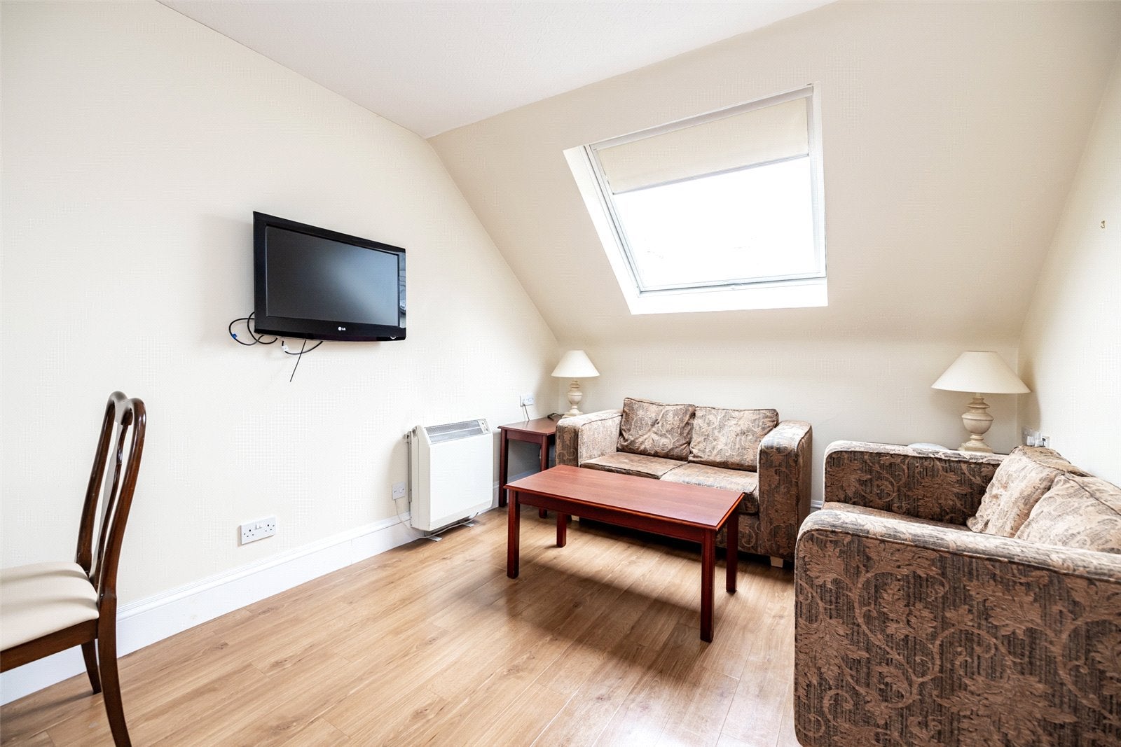 Flat Esslemont Avenue in Aberdeen City