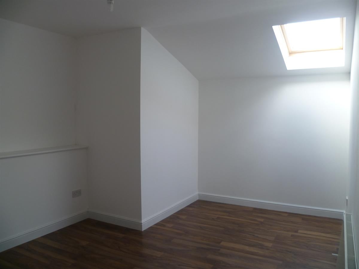 Flat Tortworth Road in Bristol