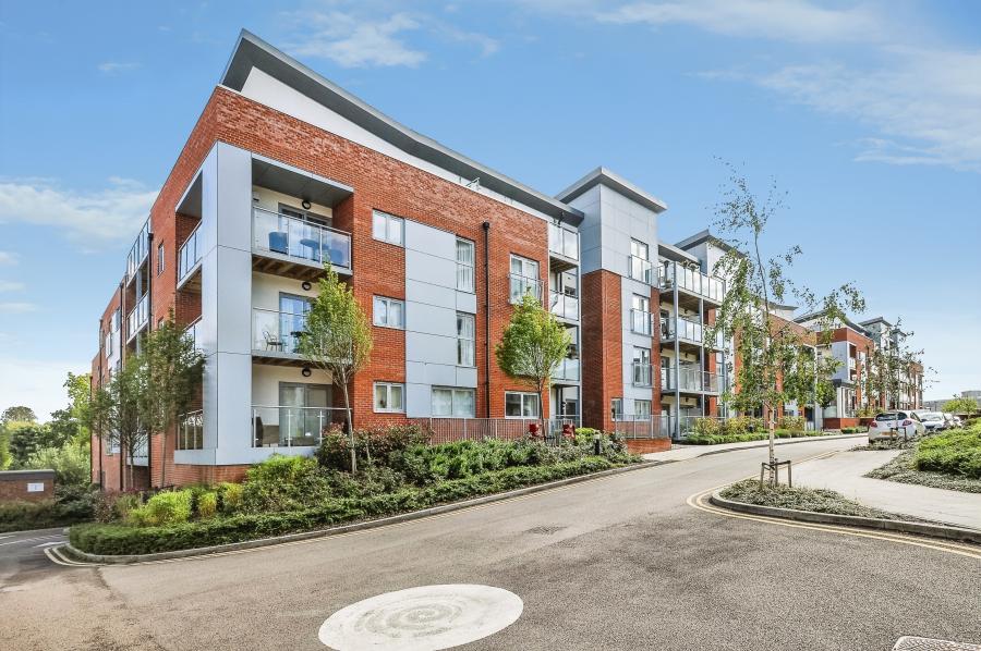 Flat Charrington Place in St Albans