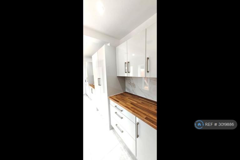 House Basingstoke Road in Reading
