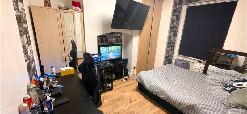 Room Deyne Avenue in Manchester