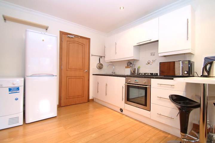 Flat Batten Street in Greater London