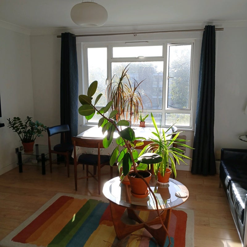 Flat Canonbury Crescent in Greater London