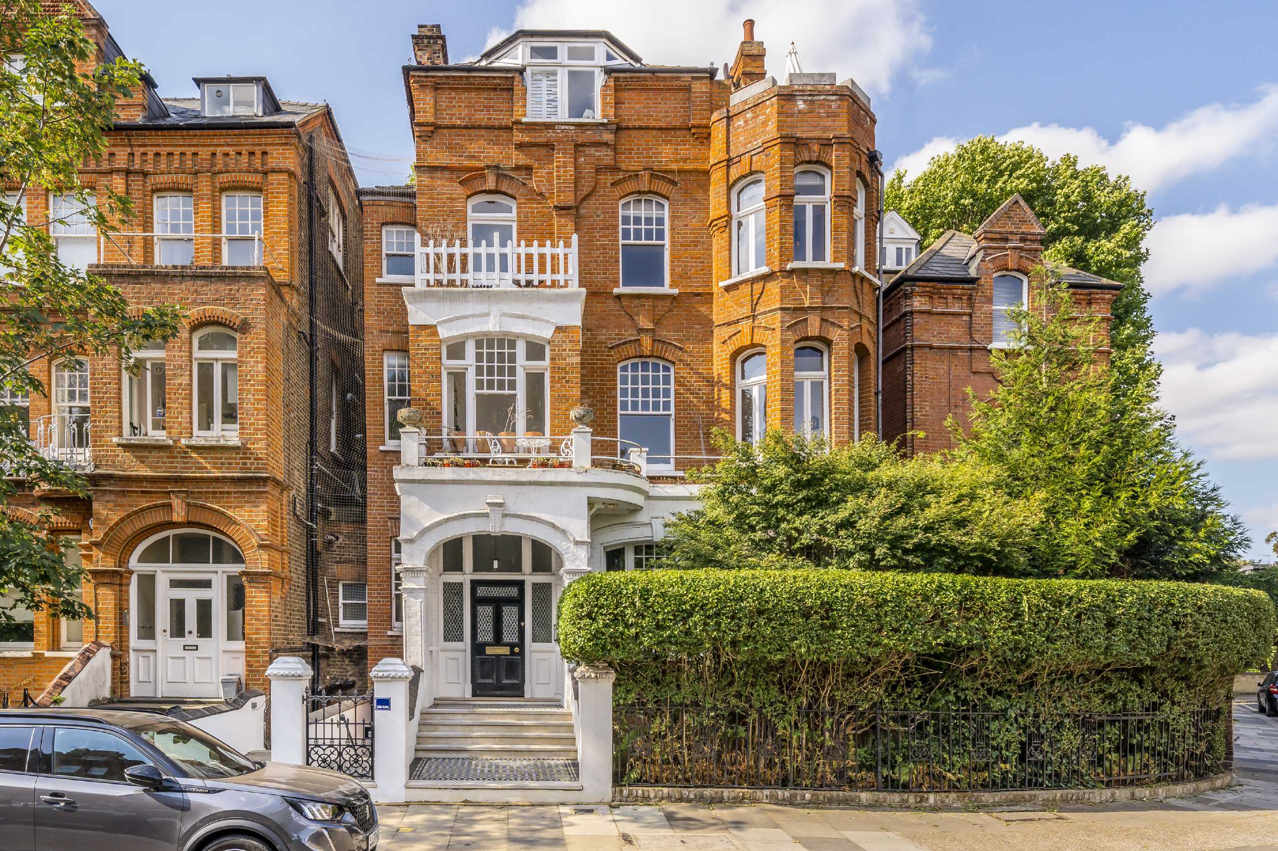 Flat Mornington Avenue in Greater London