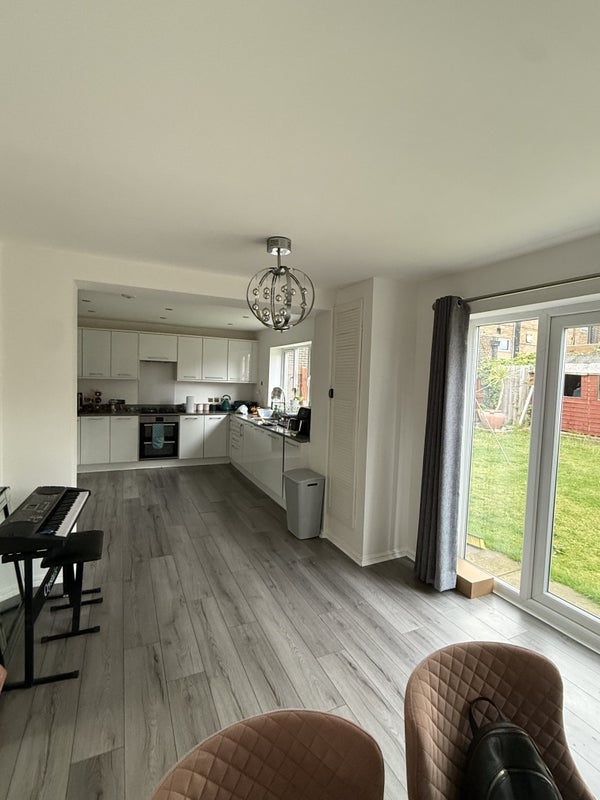 Room Camberley Road in North Tyneside