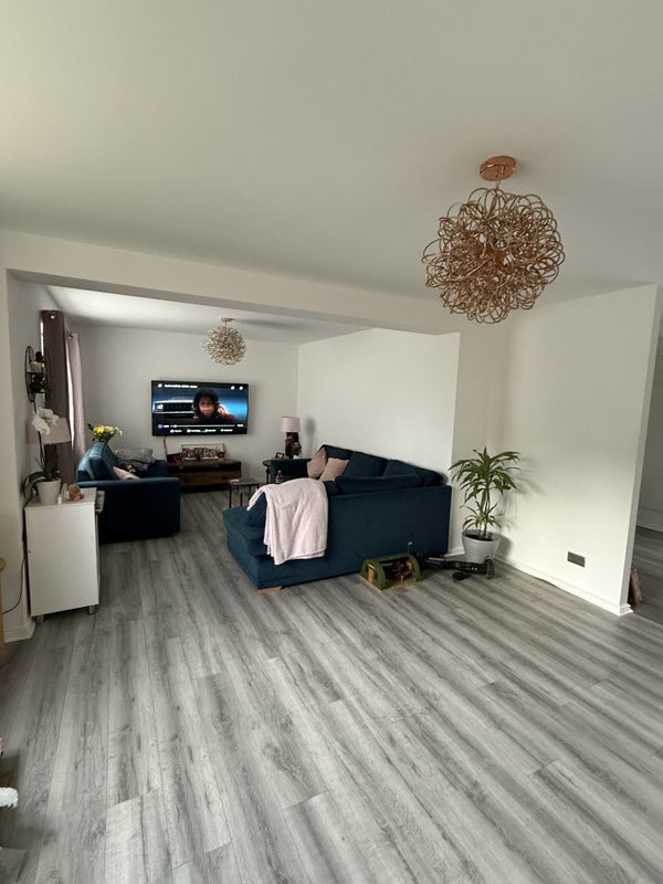 Room Camberley Road in North Tyneside