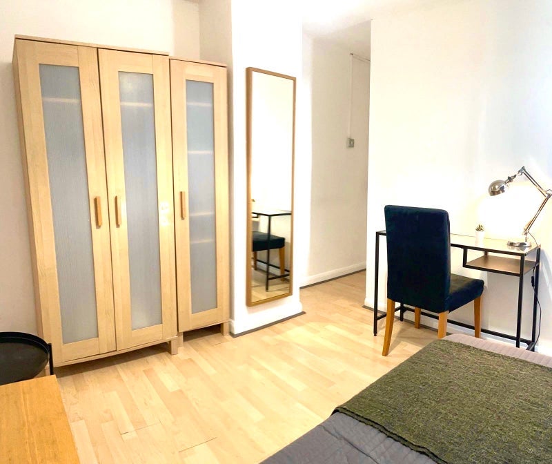 Room Clarence Lane in Greater London